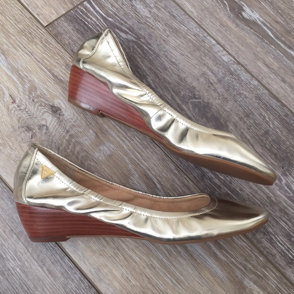 Guess Shoes - NWT Guess Gold Ballet Flats